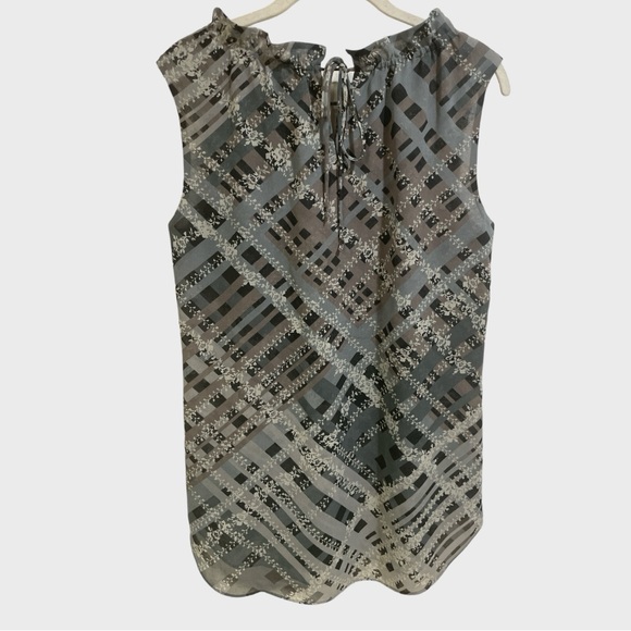 Cabi Graph Blouse  Ruffle Collar Sleeveless Blouse Size Small - Picture 6 of 14